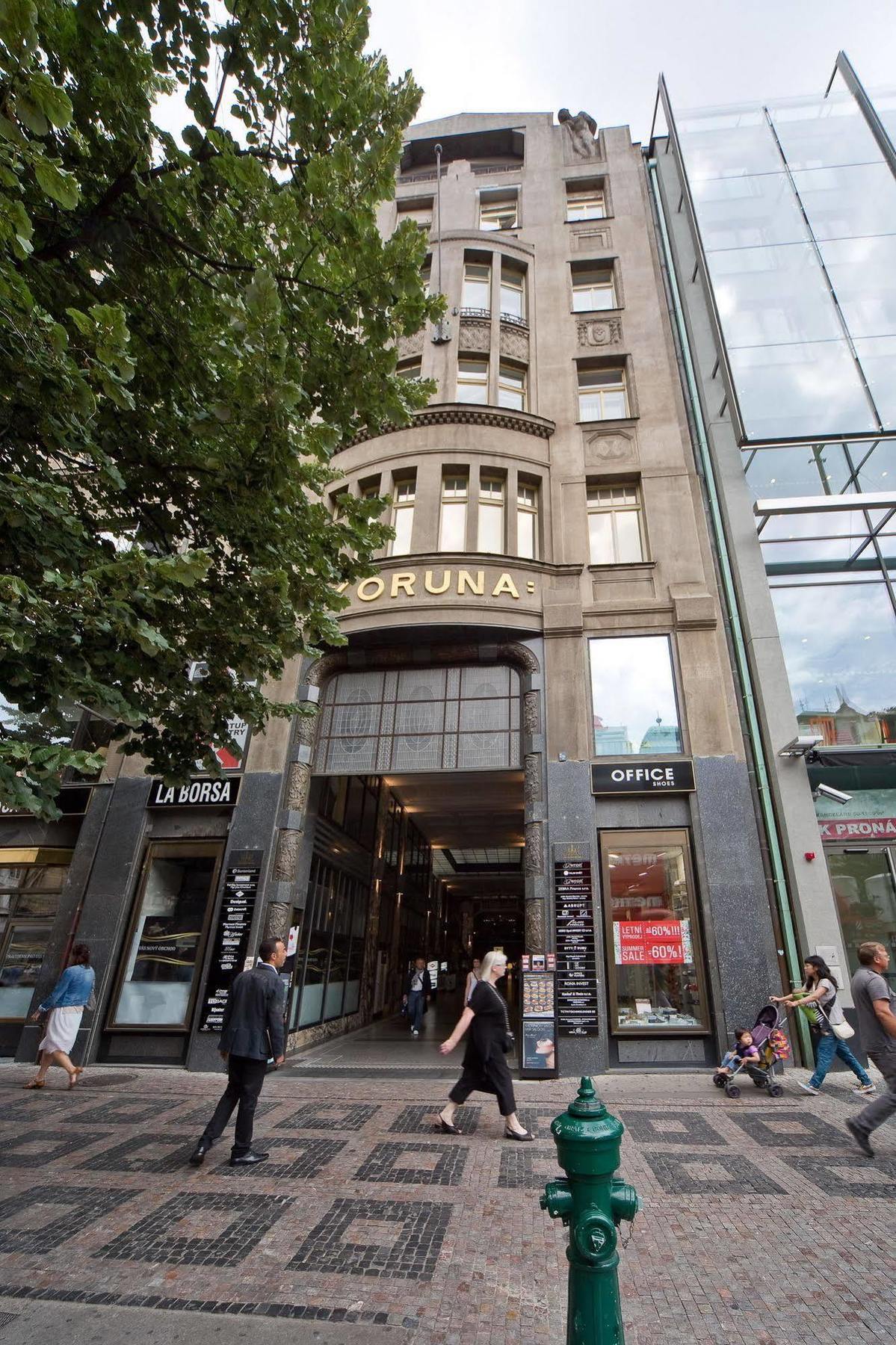 Merchants Crown Suites And Spa Praga Esterno foto The Brussels Stock Exchange